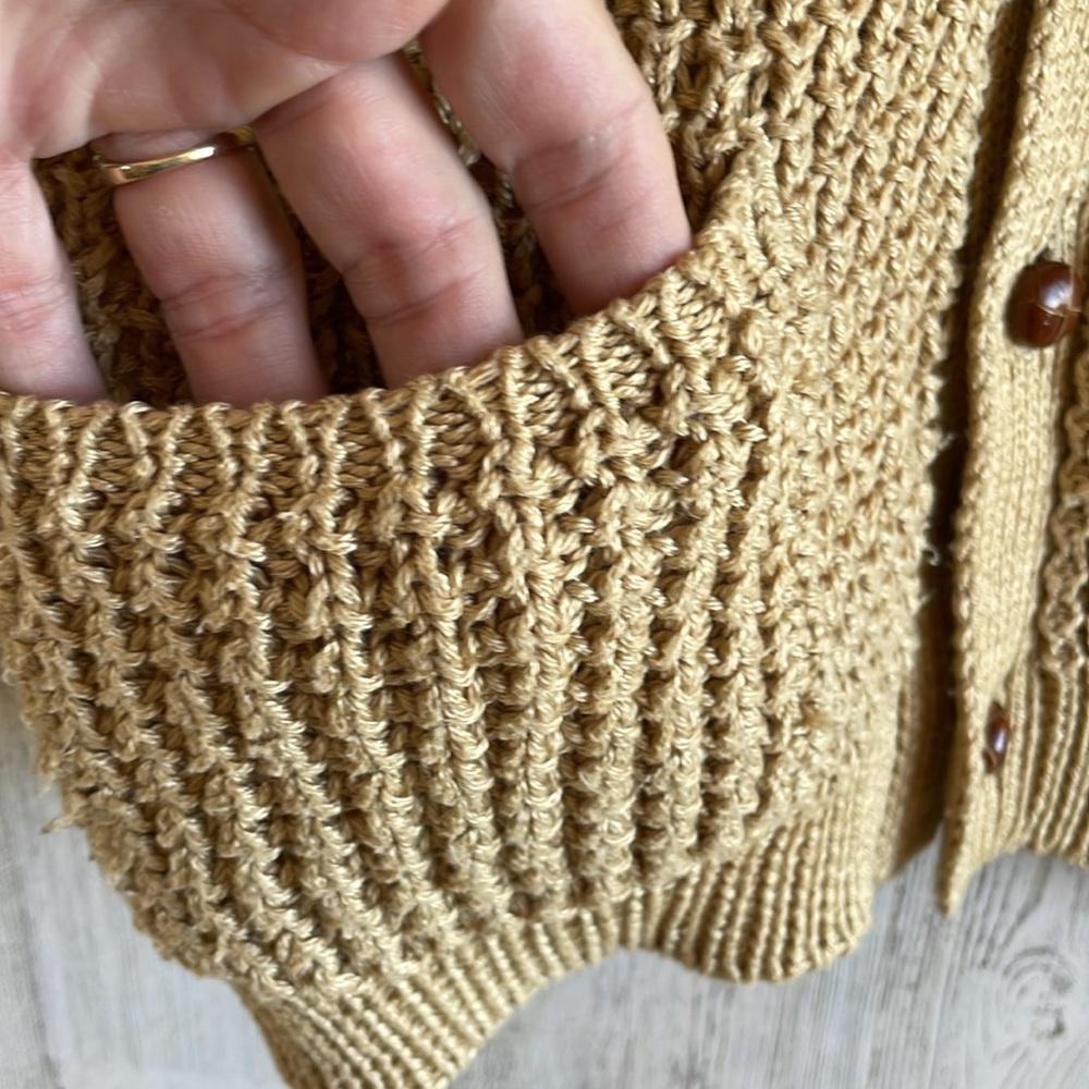 Vintage sweater vest Size M tan camel color knit 2 pockets 4 cool buttons GUC - Picture 3 of 8